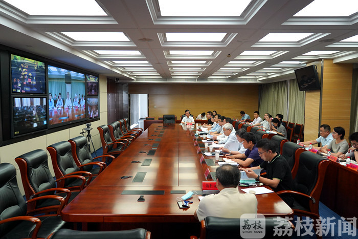 『发展』这场会议都提到了 江苏“建筑铁军”面临哪些新机遇?发展的重点是什么?