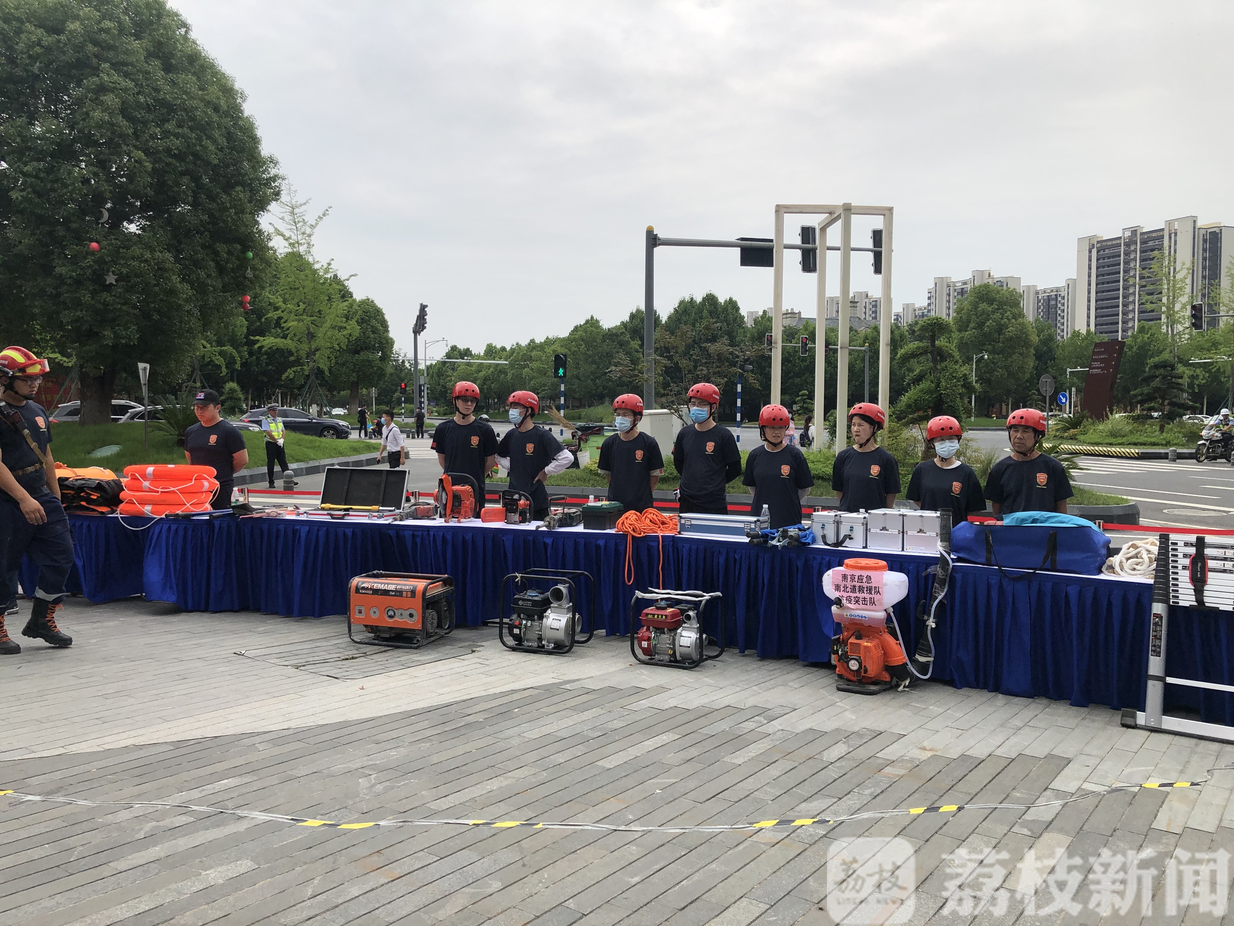 ：这些应急救援“神器”让群众安心 ?水陆空装备大集结