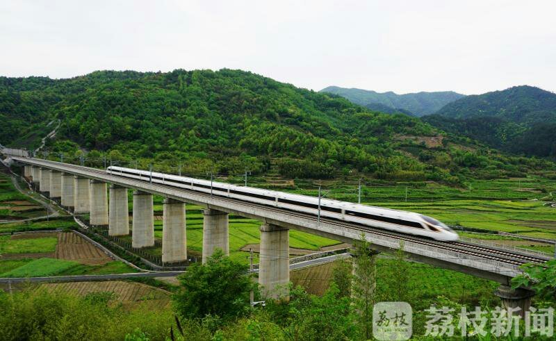 客流■五一小长假首日长三角铁路迎来客流高峰