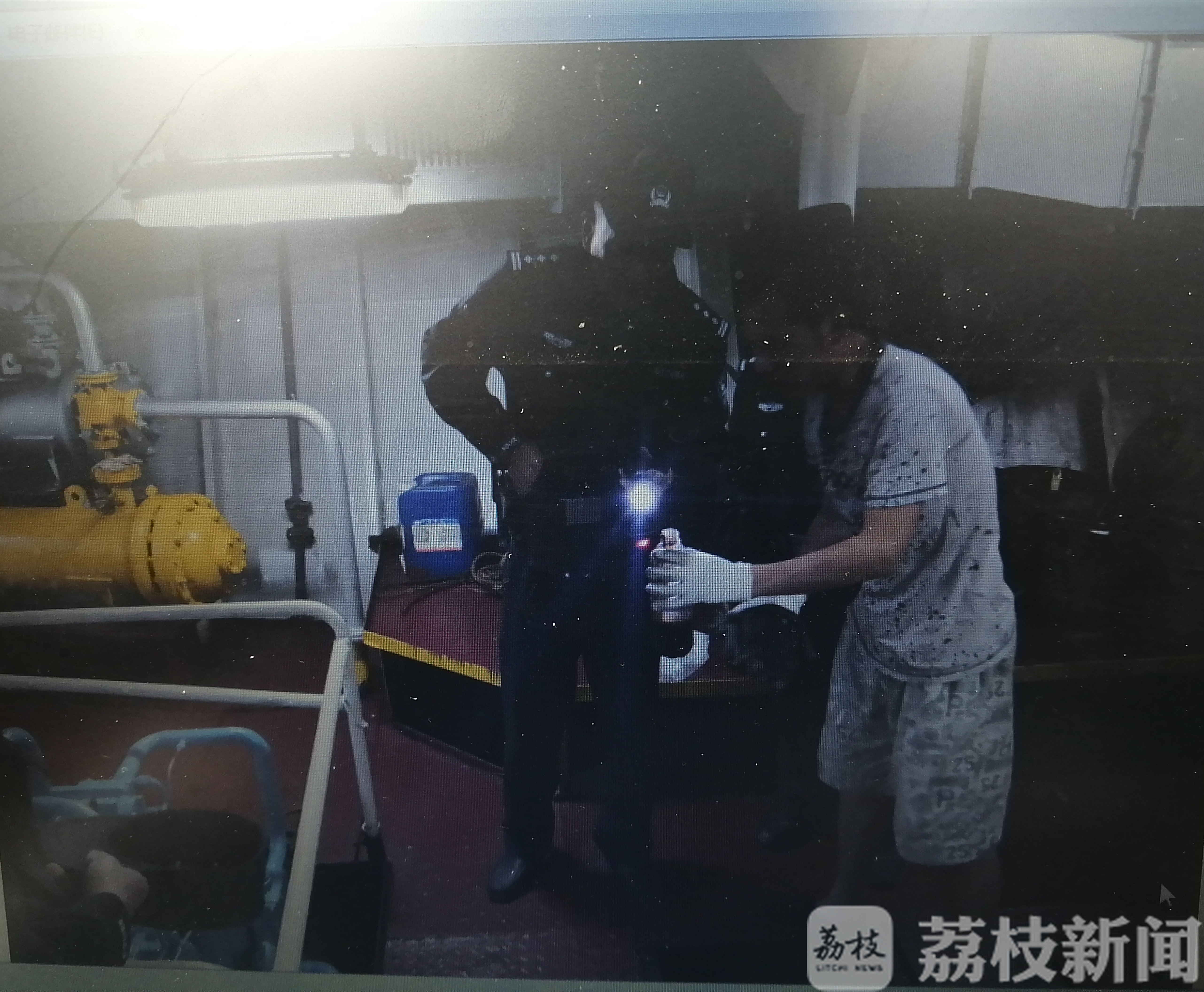 污水■南京警方侦破长江南京段首起船舶污染环境刑事案件