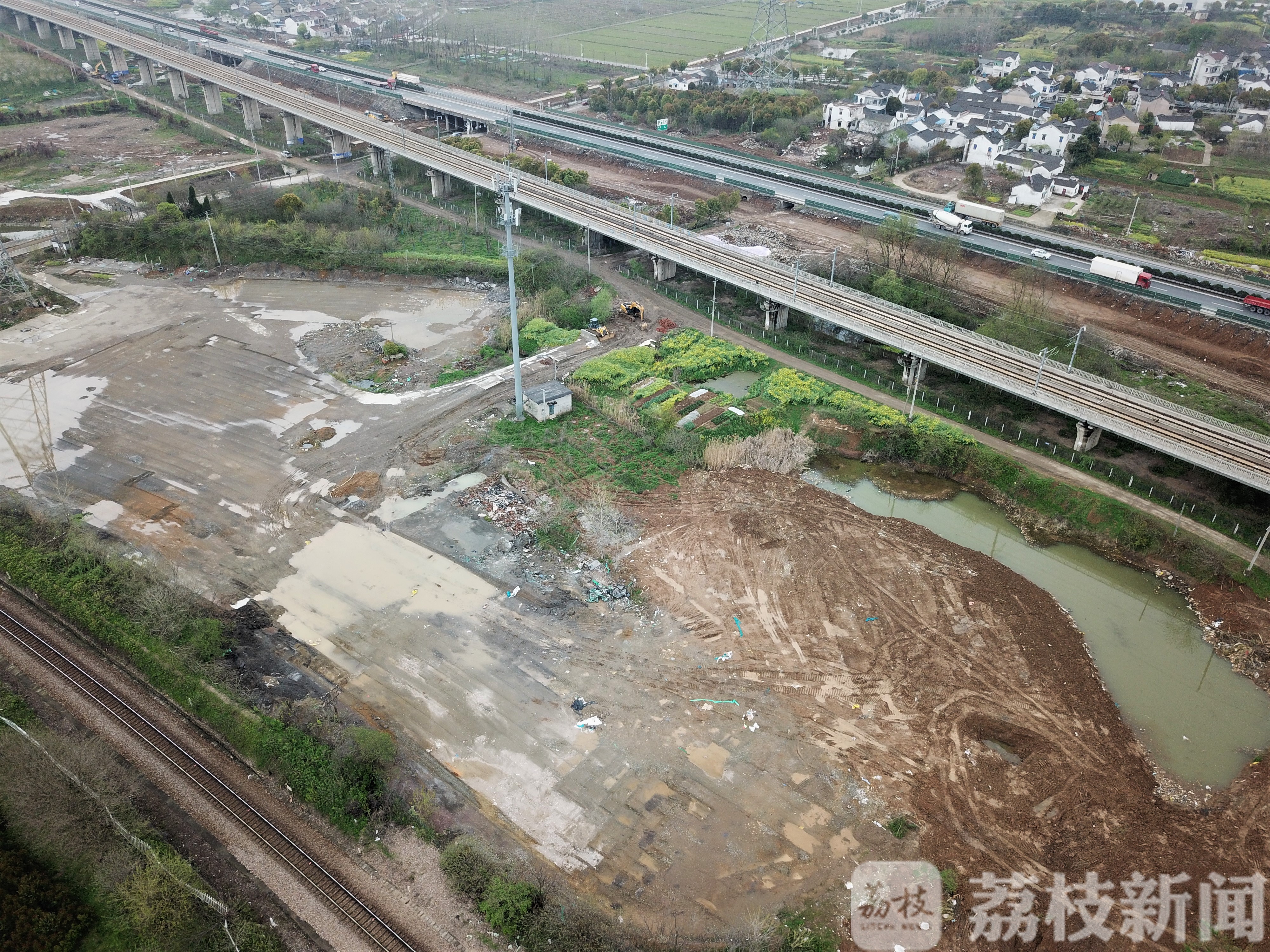 ■灯下黑？城管局旁边竟然有非法垃圾填埋场|荔枝解忧帮