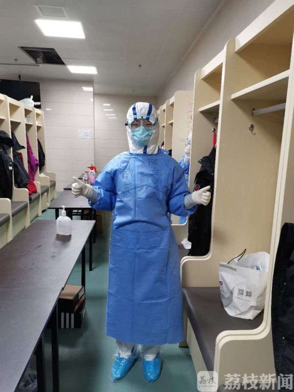 武汉日志|每一个在方舱里相遇的人，都可以拥抱这春天的阳光和樱