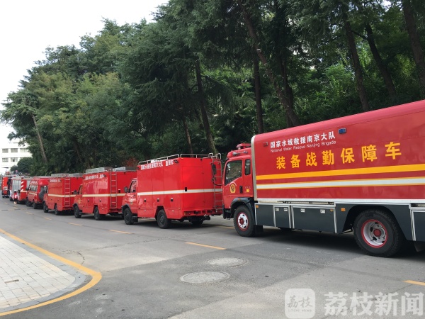 消防宣传进军训终极版来了！“火焰蓝”燃爆南艺操场（视频）