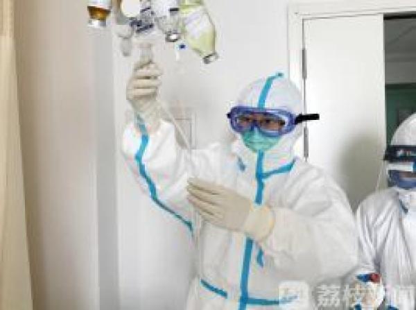 武汉日志丨为了患者多吃点，她们“撒了谎”