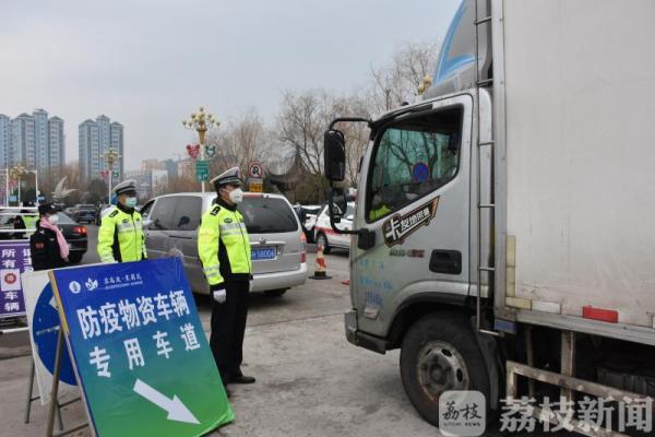 两手抓两手硬丨“恶劣天气，警车护送！”淮安交警七项措施保民生