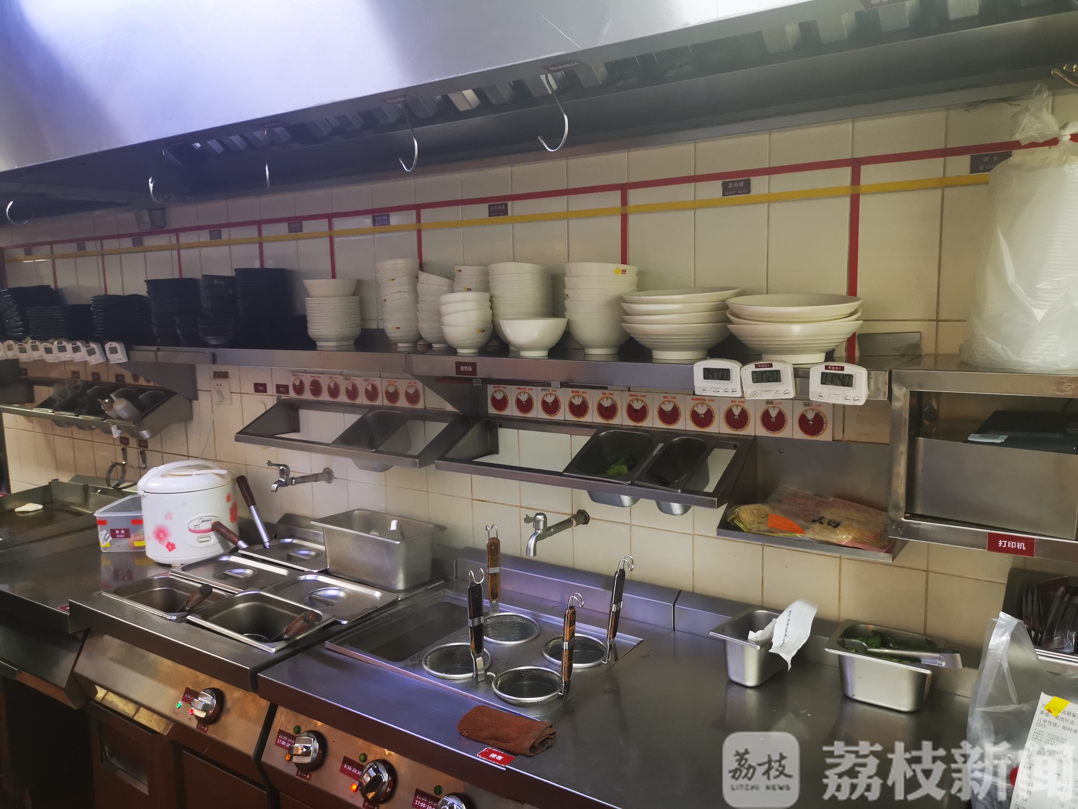 #回味#回味鸭血粉丝、江南小镇餐饮店在列 抽检碗筷卫生不达标