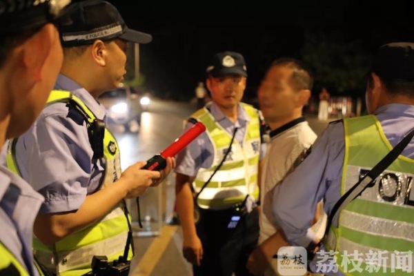 江苏交警全力保障中秋小长假道路交通安全形势平稳有序