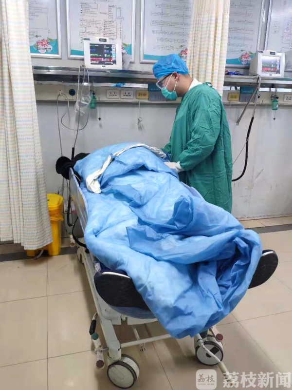 镇江：“战疫”一线，这些“最美夫妻档”齐上阵！