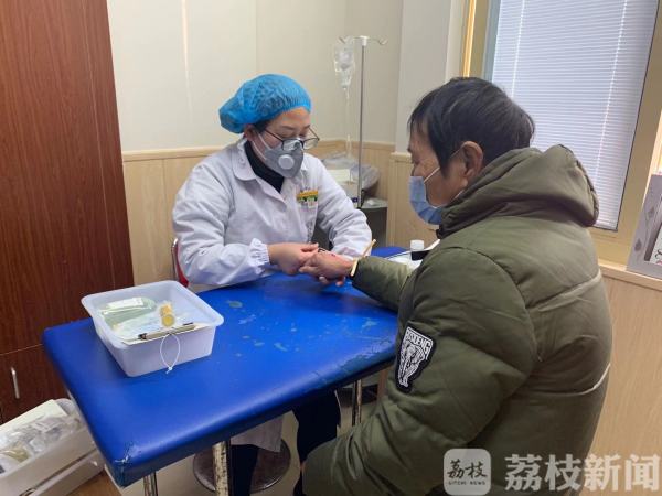 镇江：“战疫”一线，这些“最美夫妻档”齐上阵！