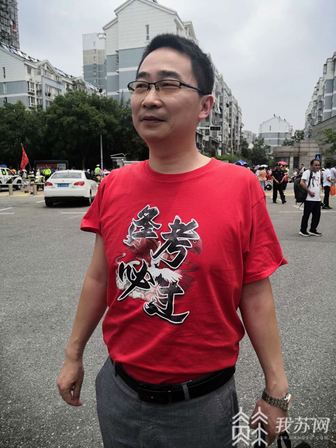 考生@你只管乘风破浪，一路向前！ 高考第一天，镇江万名考生走进考场