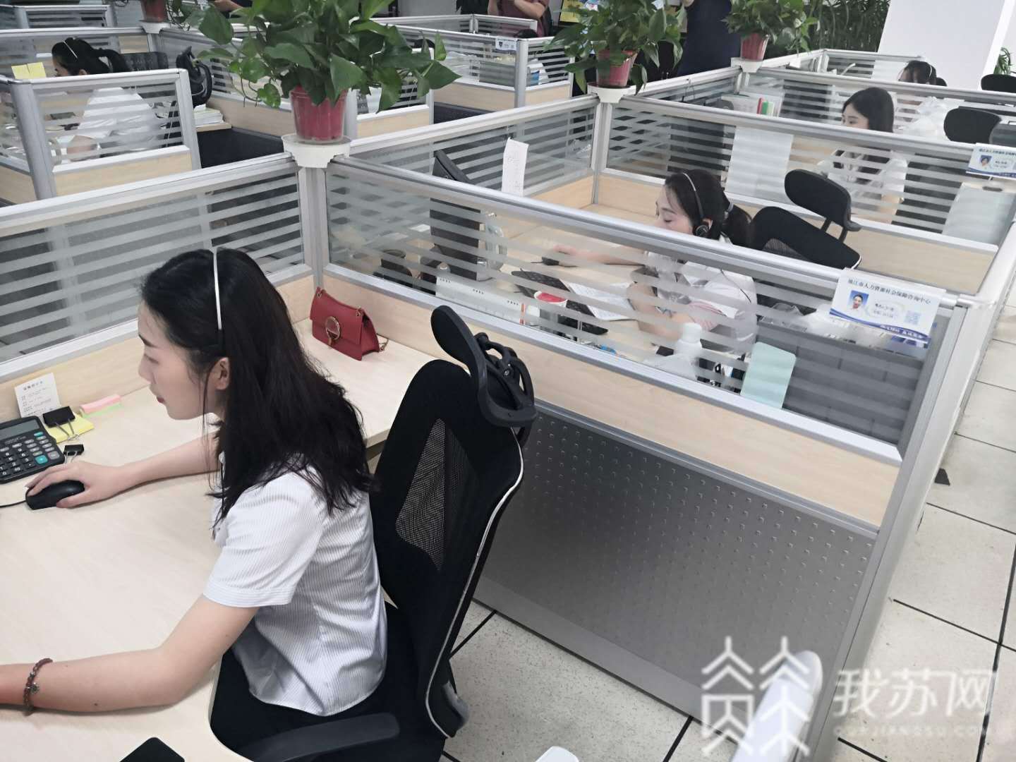 服务■一年接80多万个电话,镇江这个部门以初心服务民生