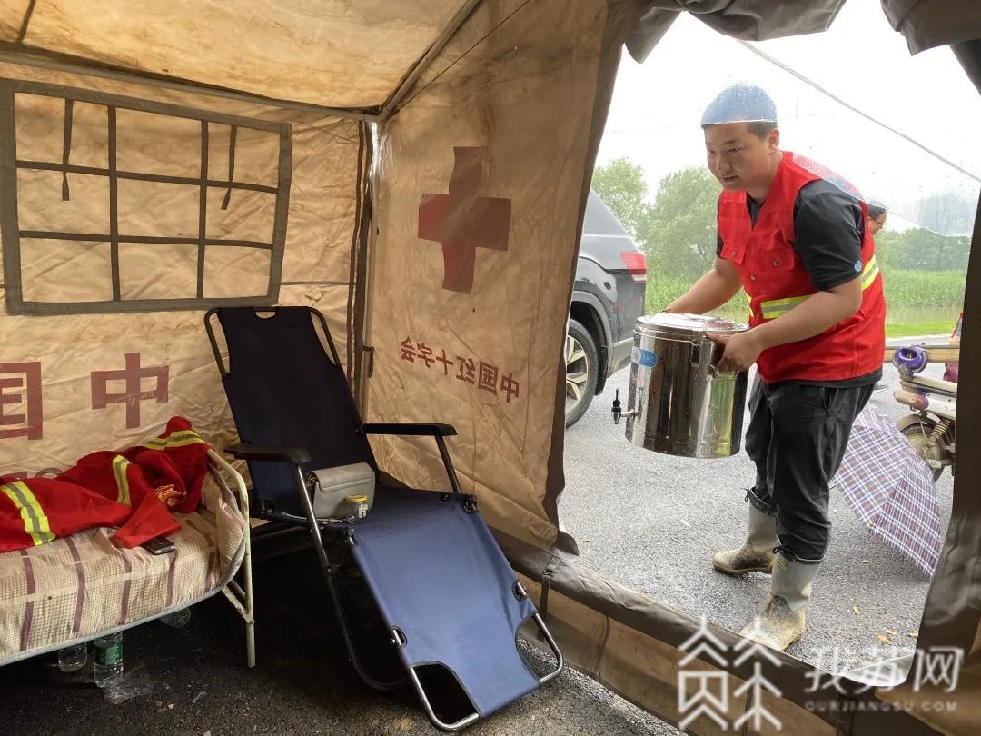 『防汛』奔赴千里之外抗洪主战场 |防汛抗灾第一线 江苏退役军人“乘风破浪”