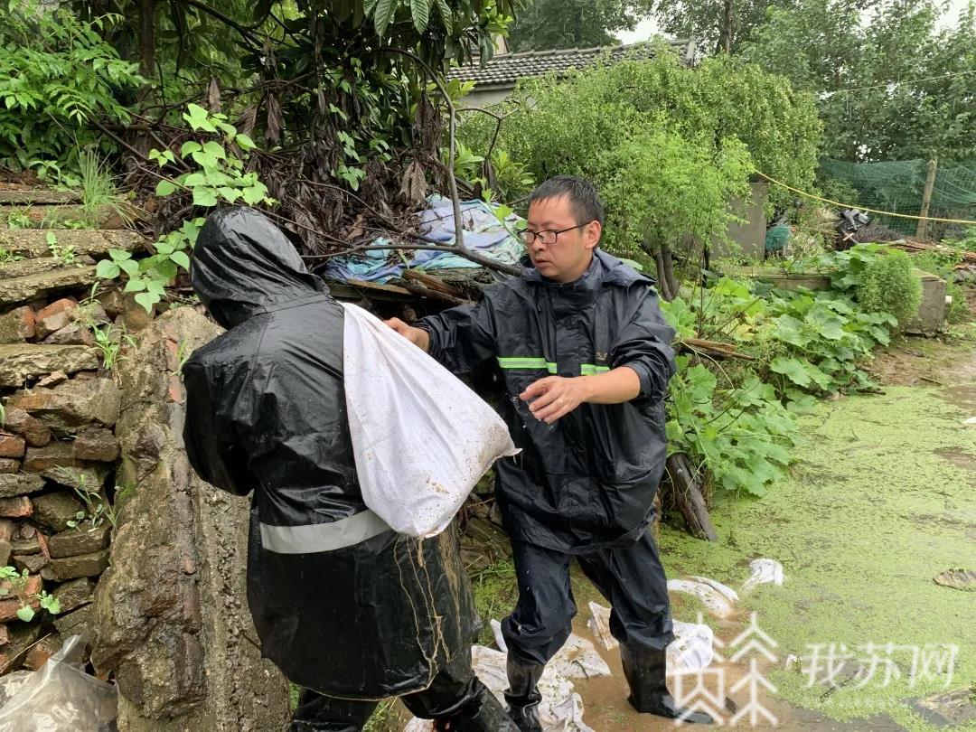 『防汛』奔赴千里之外抗洪主战场 |防汛抗灾第一线 江苏退役军人“乘风破浪”