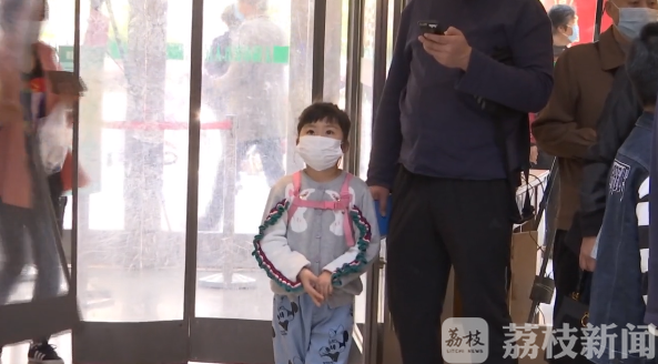 「不可」缺氧造成身体损伤不可逆 学生戴N95口罩上课不可取