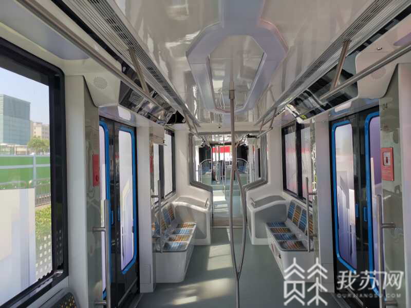 列车■浦镇造！世界首列数字轨道胶轮电车（DRT）列车在沪发布