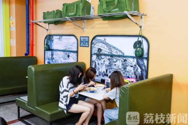 蓝调鸡块、嘻哈土豆泥……南京一高校打造音乐主题食堂