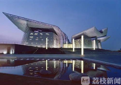 剧院■阔别100余天！无锡大剧院开放日“空中舞台”首秀