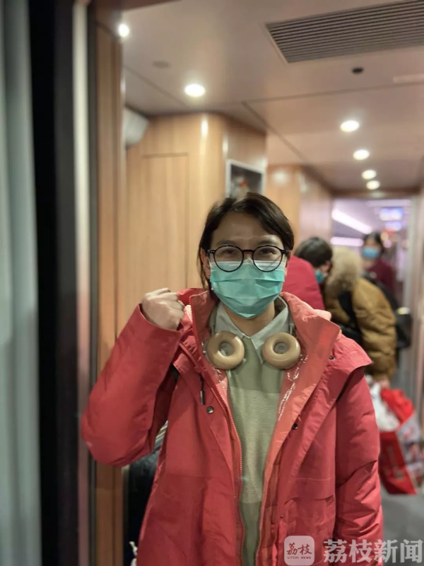 前线速递|她把防护服当作最美的衣服