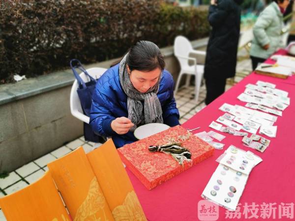 “我们的节日·春节”  无锡好戏送到家首场演出热闹开场