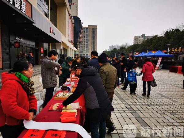 “我们的节日·春节”  无锡好戏送到家首场演出热闹开场