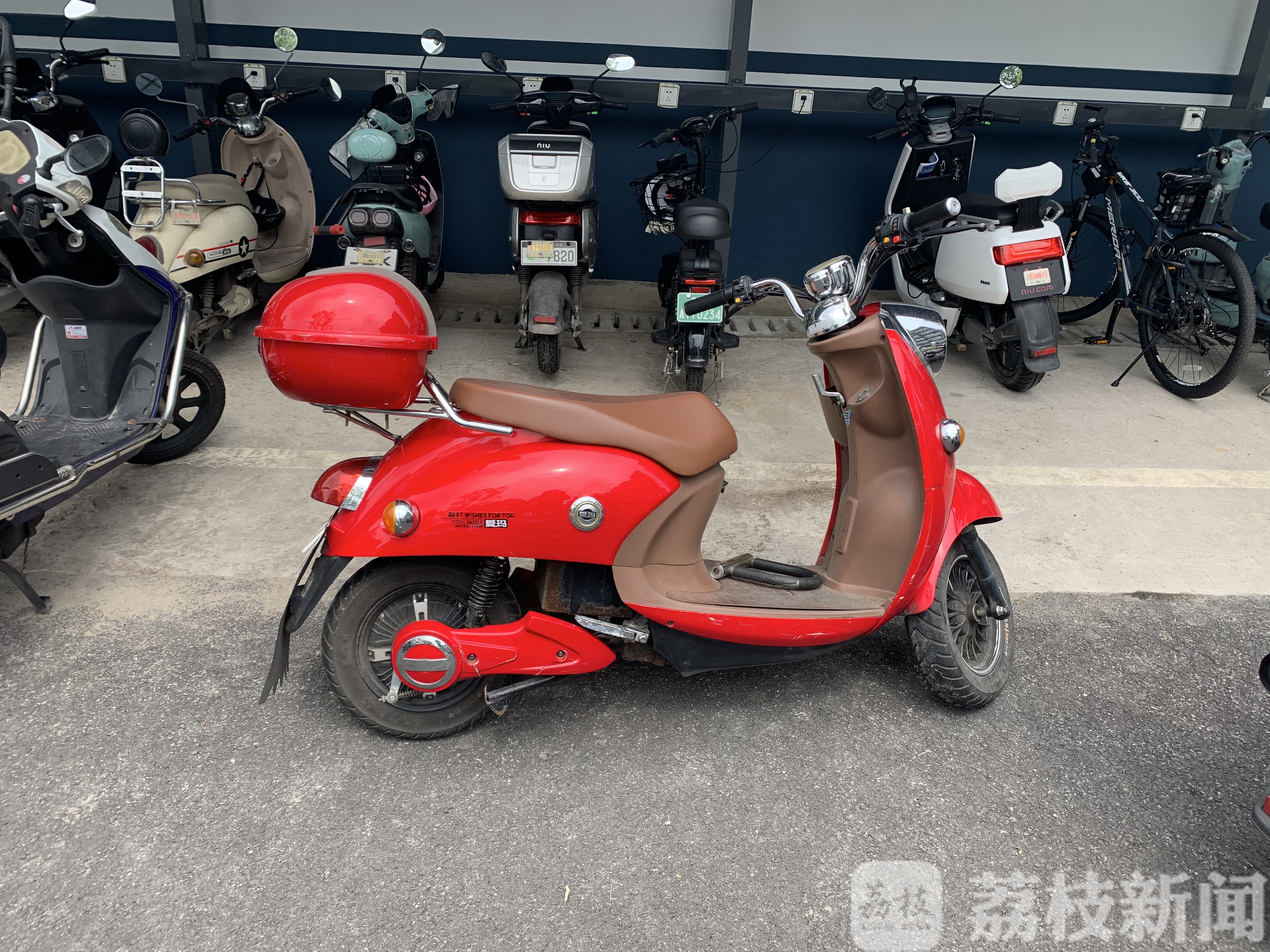 「拾遗」警方提醒：停在公共区域的未锁私人车辆不算遗失物 男子“拾遗”却被抓？