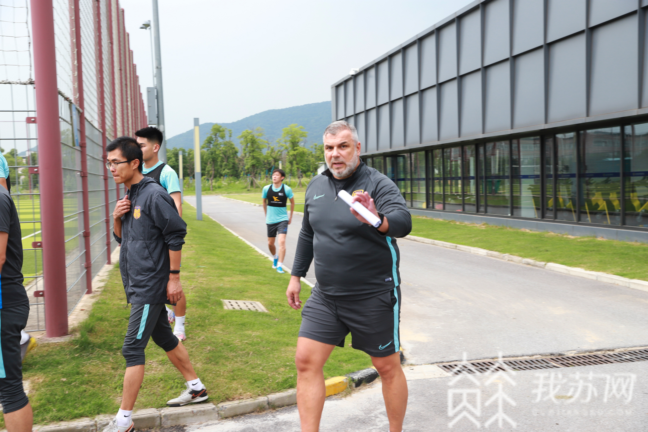 #外援#备战新赛季特殊赛程 久违了!江苏苏宁主帅和三外援归队