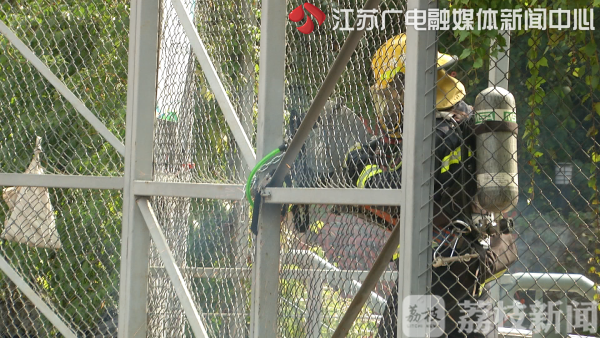 消防宣传进军训终极版来了！“火焰蓝”燃爆南艺操场（视频）