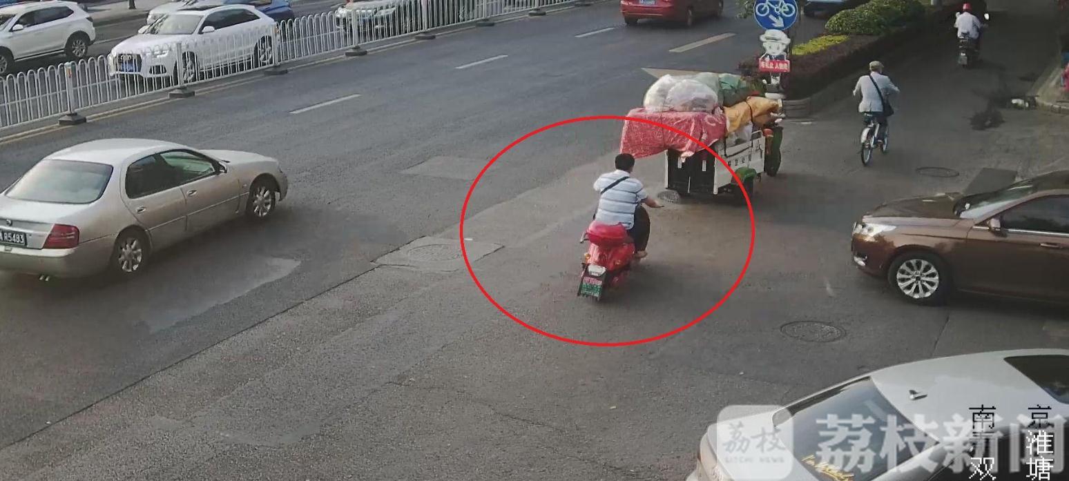 「拾遗」警方提醒：停在公共区域的未锁私人车辆不算遗失物 男子“拾遗”却被抓？