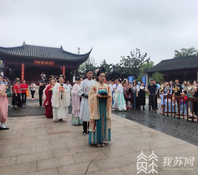 「端午」苏州虎丘花神苑开园迎客 汉服盛典祭花神再现