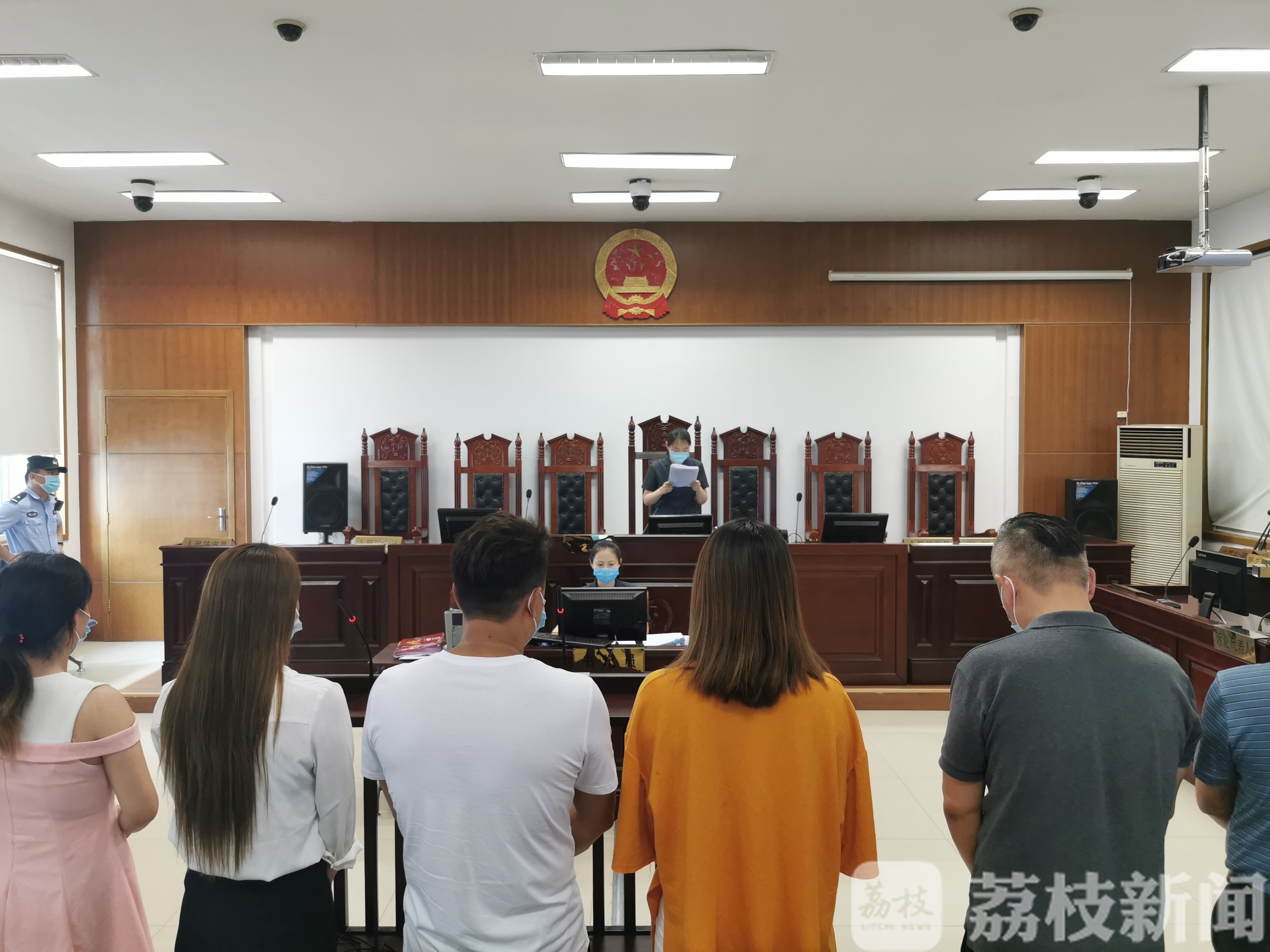 「野生动物」结果被追究刑事责任 迷信玳瑁能“辟邪”