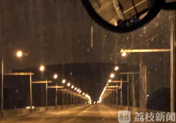 武汉日志|武汉，守护着你，让你感受我们90后的手很暖！