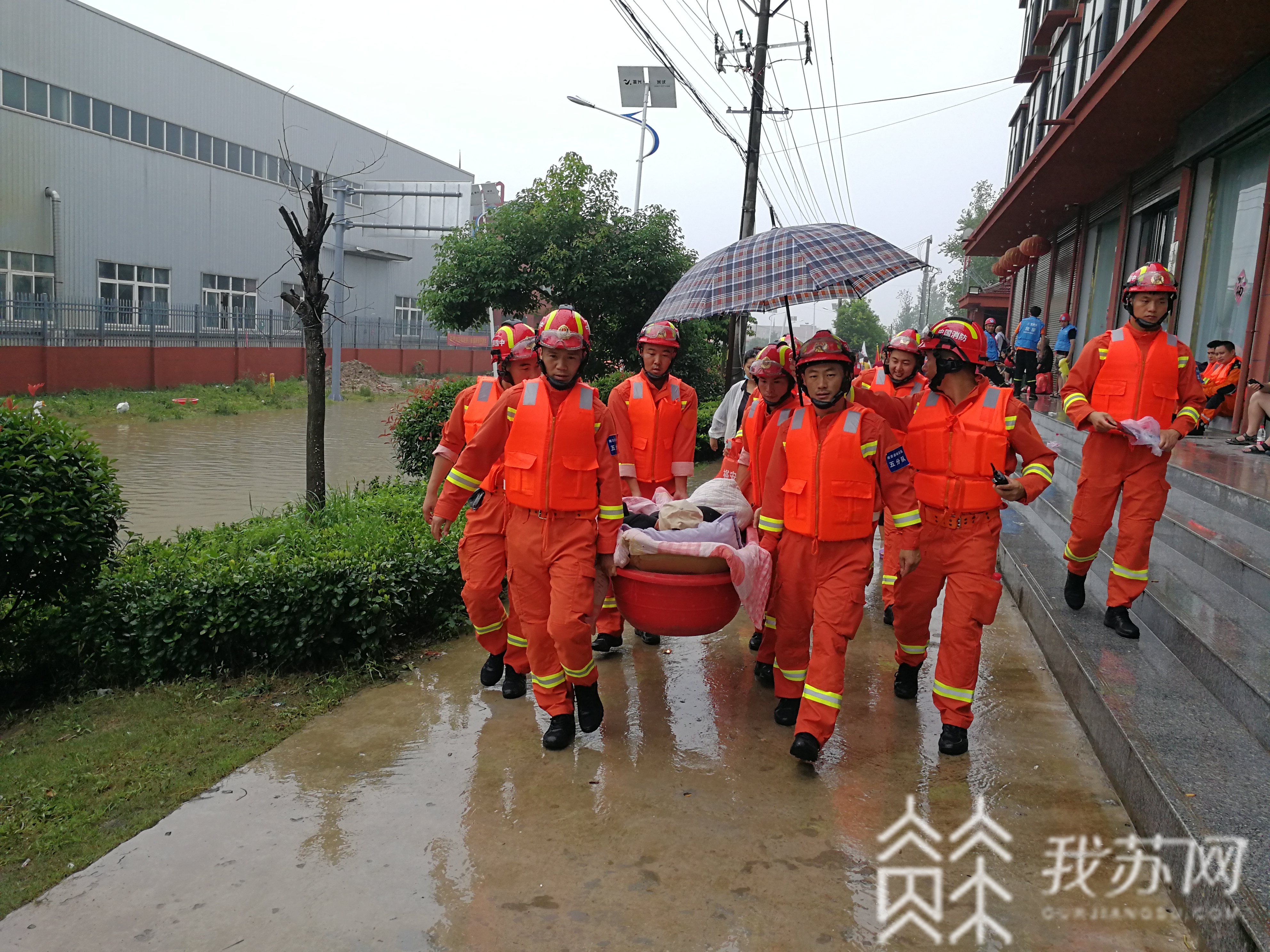 群众■28名洪水被困群众被南京训练总队顺利救出|防汛抗灾第一线