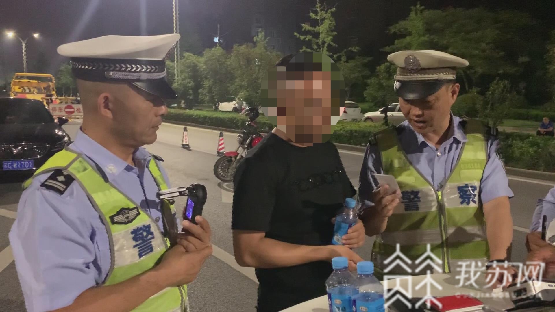 男子■男子直呼“亏大了”只开了20米 酒后挪车被查