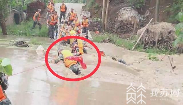 『icu』目前仍在ICU|防汛抗灾第一线 一抗洪战士被洪水卷走负伤