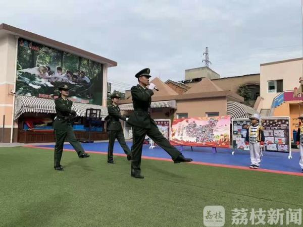 帅！原“中国人民解放军陆海空三军仪仗队”成员走进扬州幼儿园“