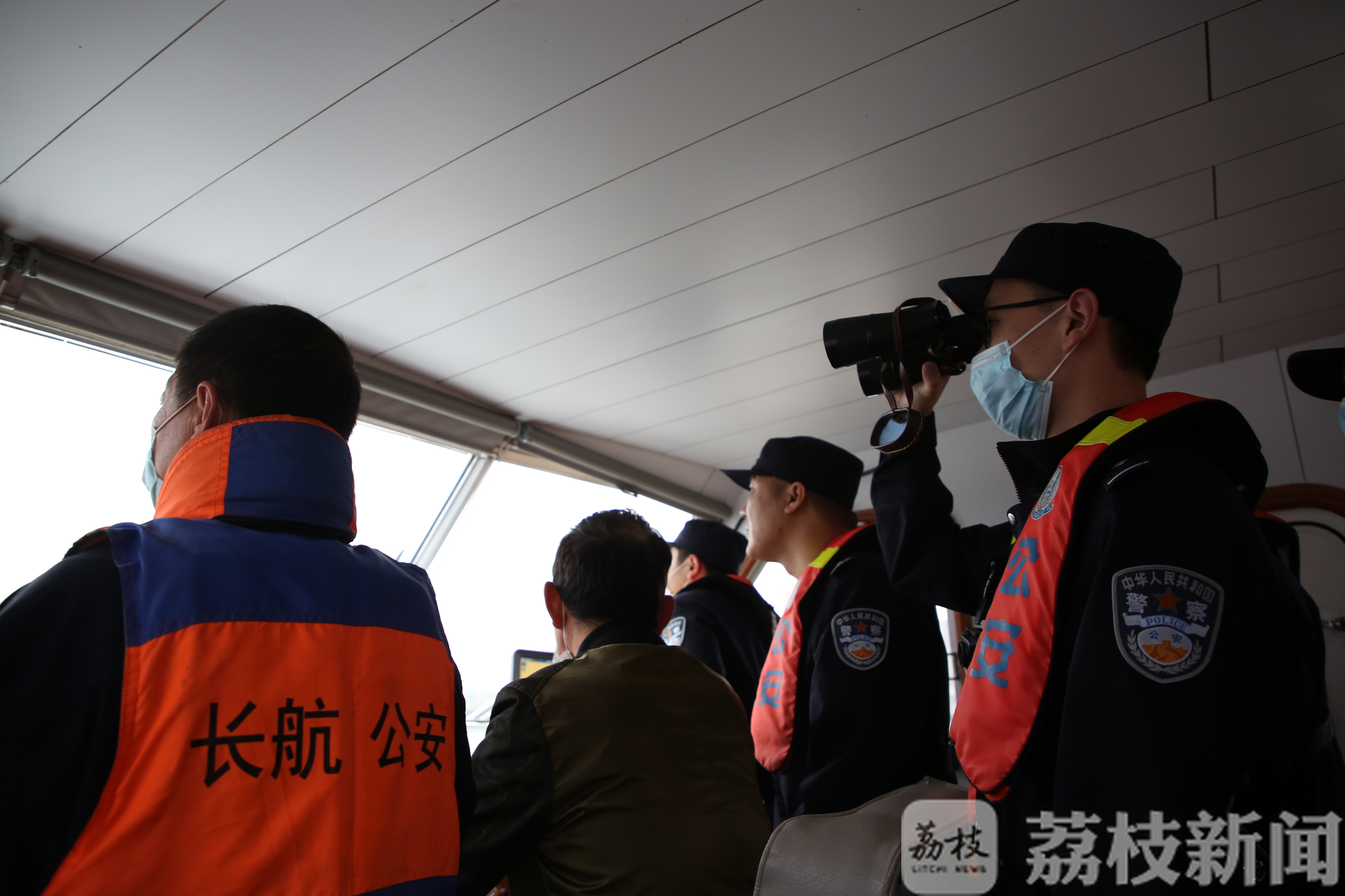 南通■31名嫌疑人一夜落网！长江南通段特大盗卖成品油案告破