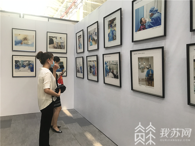 图片展■江苏省援湖北医护人员摄影图片展开幕