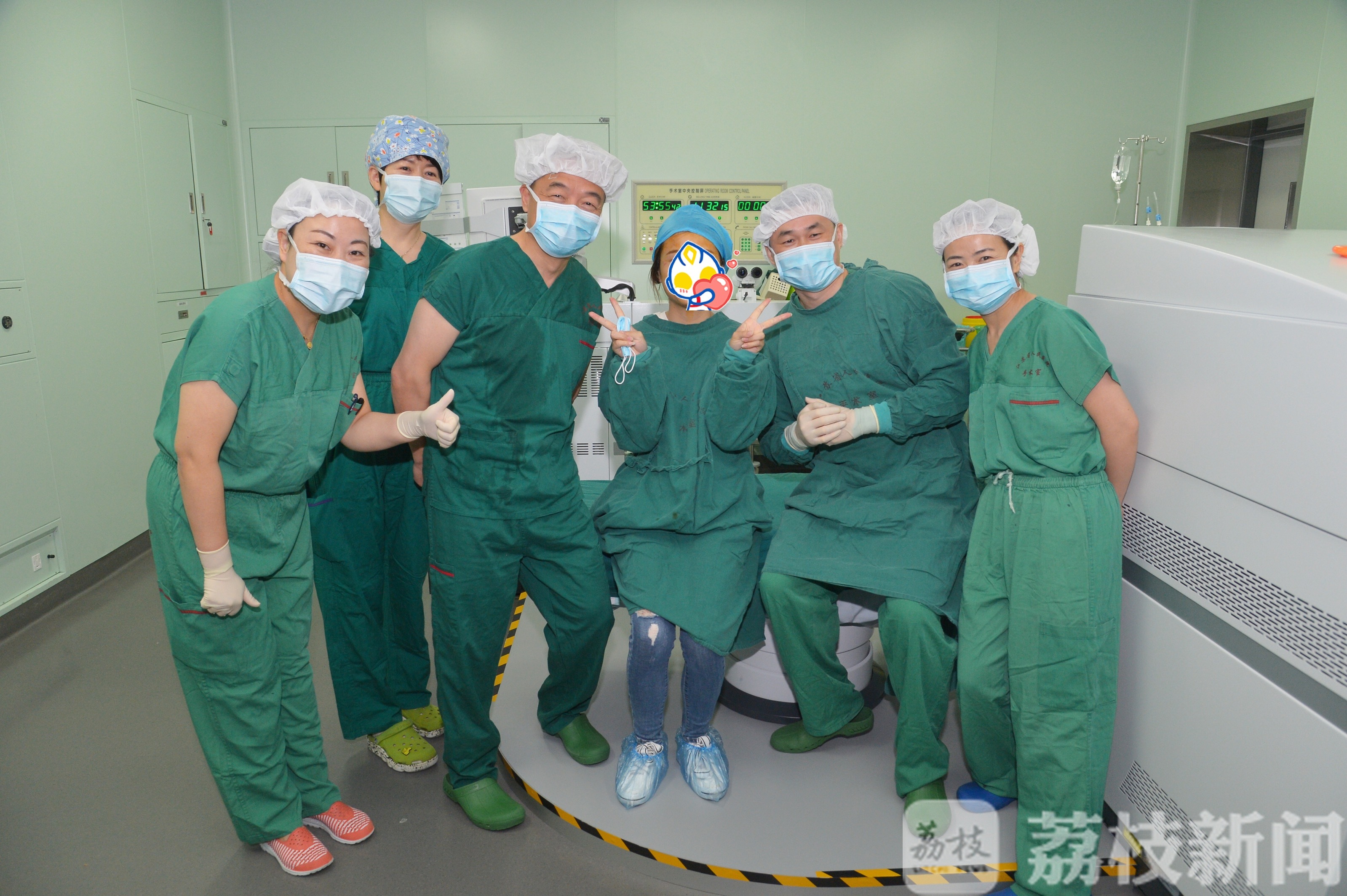 『眼科』：这台全球最先进机器在南京“开机” 治疗眼科疑难杂症有了新“利器”