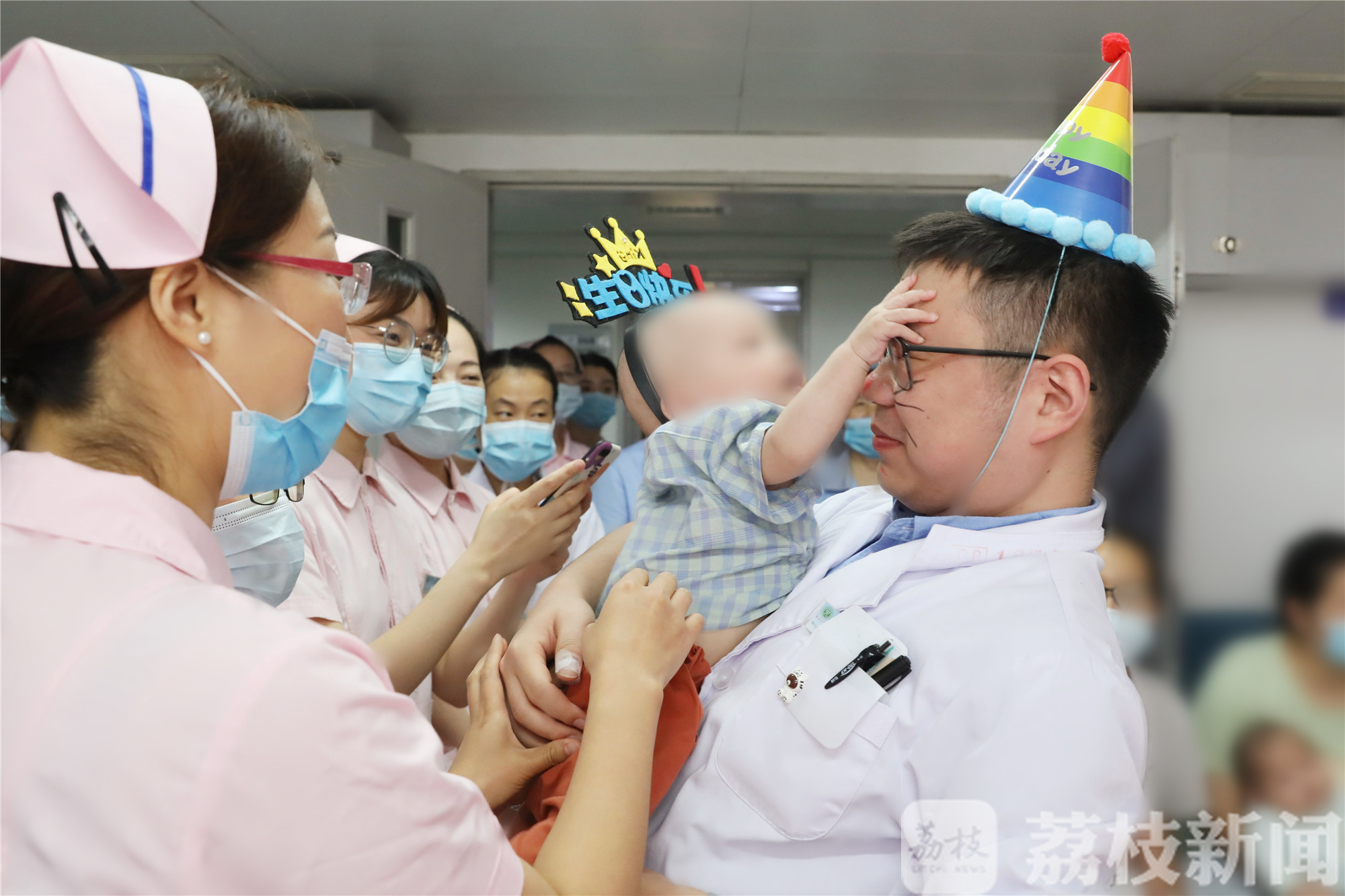 儿童节■“六一”儿童节，他们为小患者们办起别样“节日趴”