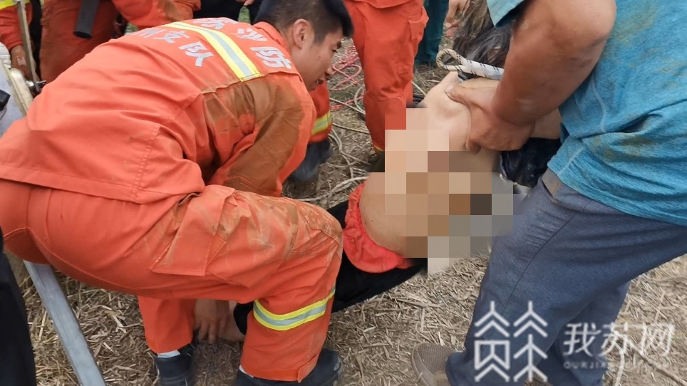 下井:徐州消防六次倒立下井奋力救人 燃!九旬老太坠井