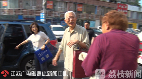 三十年后再重聚！台湾87岁老人来宁寻亲