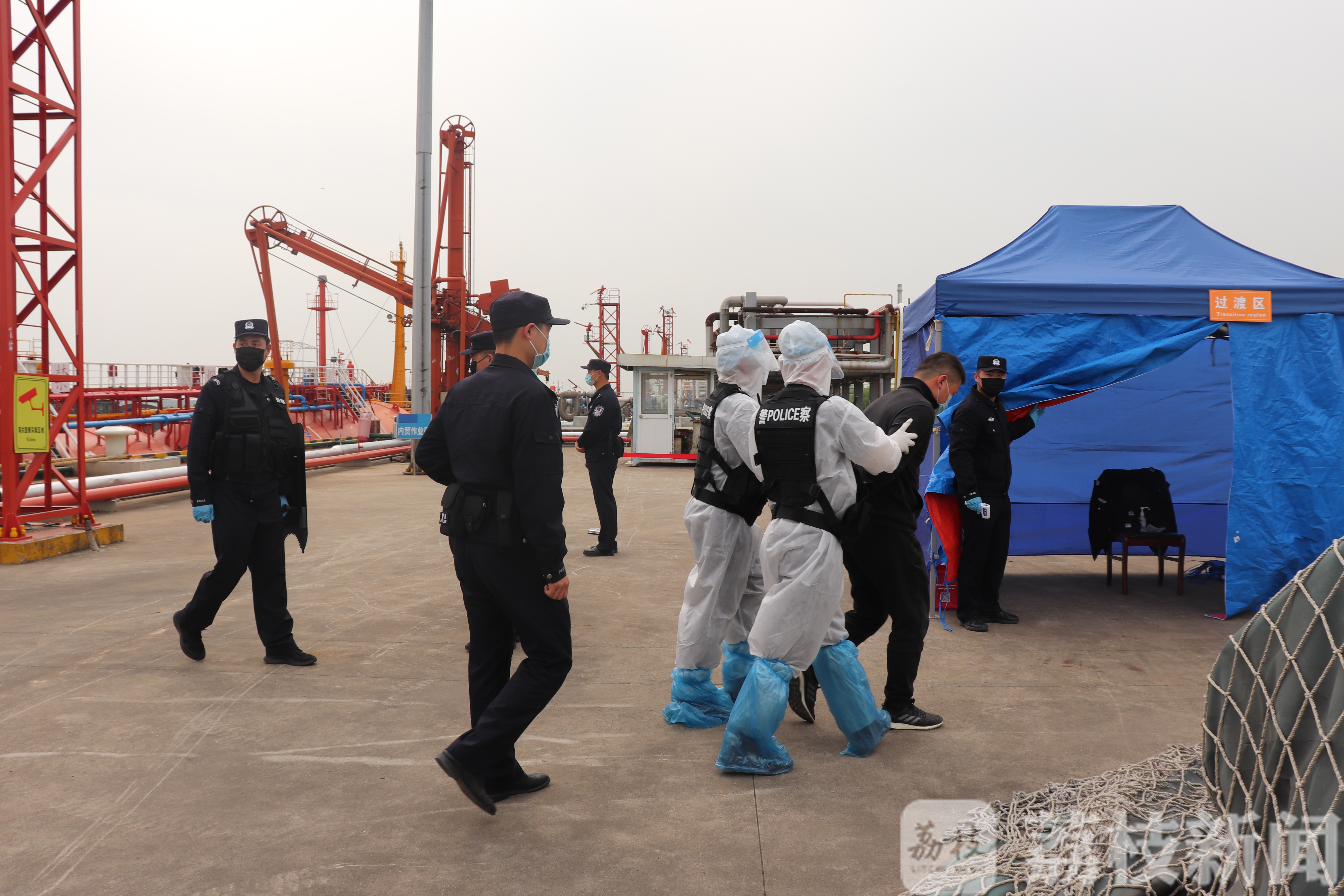 偷渡■超燃!反偷渡、防暴演练在江苏口岸举行