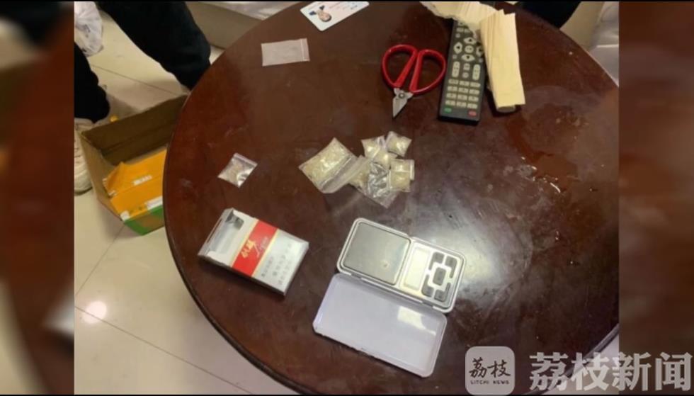 口罩■意外收获！警方通过网络口罩诈骗揪出两名毒贩