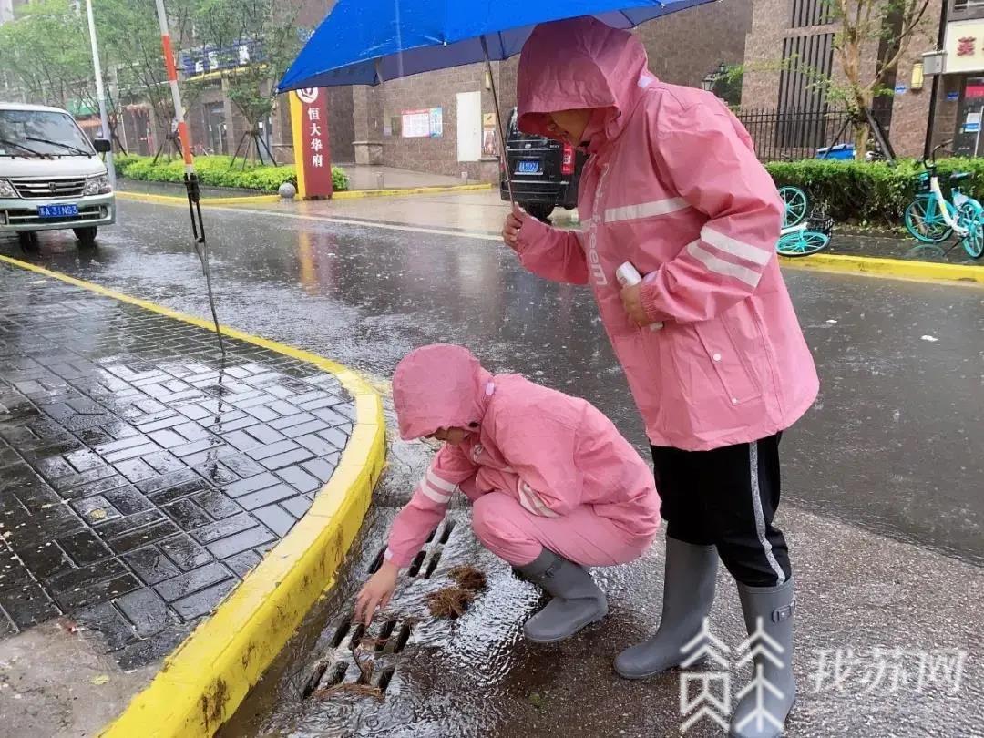 防汛■全力抗洪,江苏巾帼撑起防汛“半边天”|防汛抗灾第一线