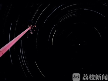 地球■这个作业你会做吗?大学教授让学生用手机记录地球自转