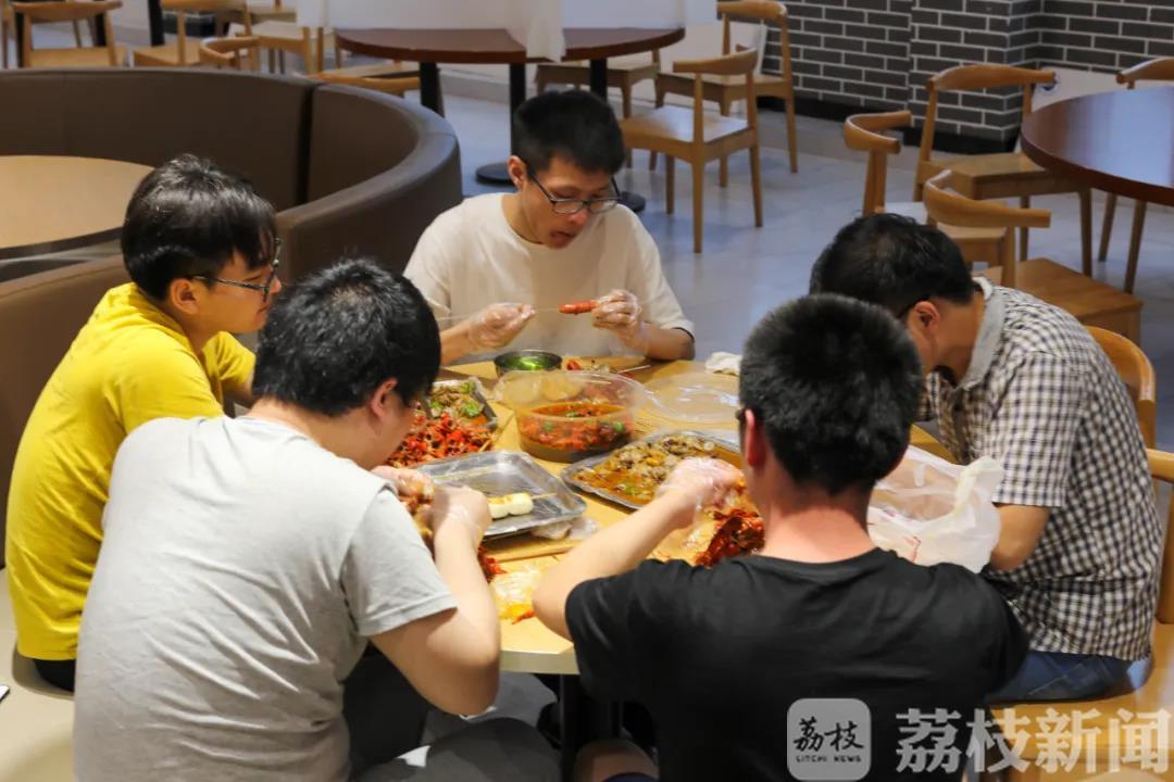 大排档■实力宠你！校园“大排档”为毕业生安排上！