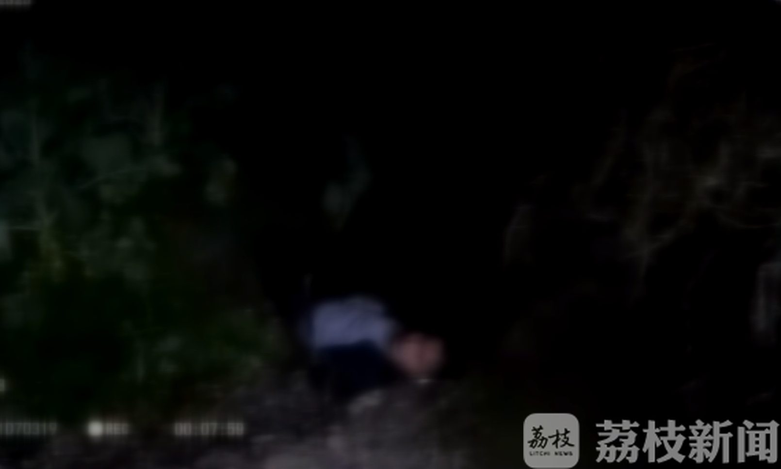[出轨]男子对疑似出轨对象做了这件事…… 怀疑妻子出轨