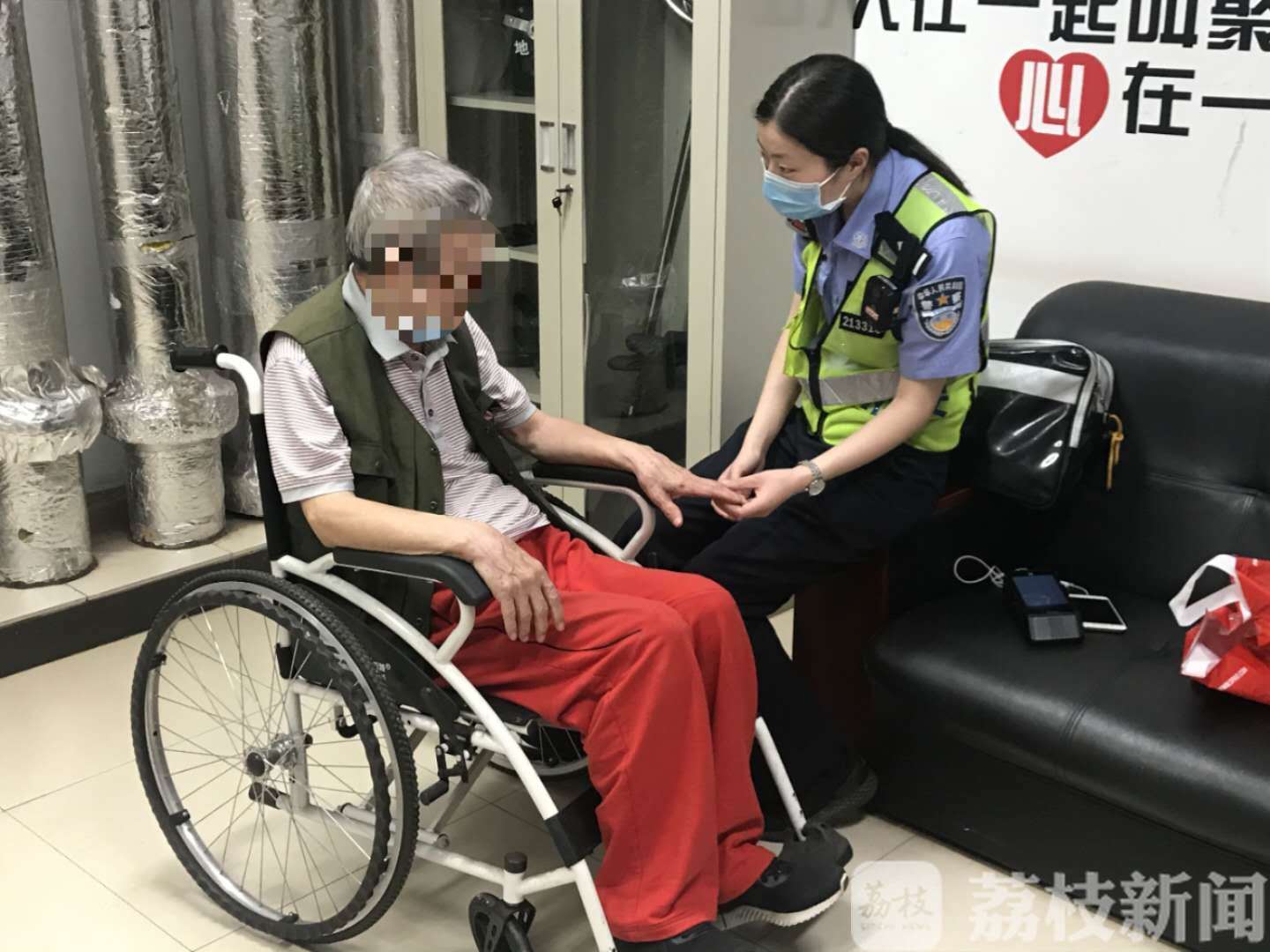醉酒：市民地铁站内屡栽倒...... 醉酒出行