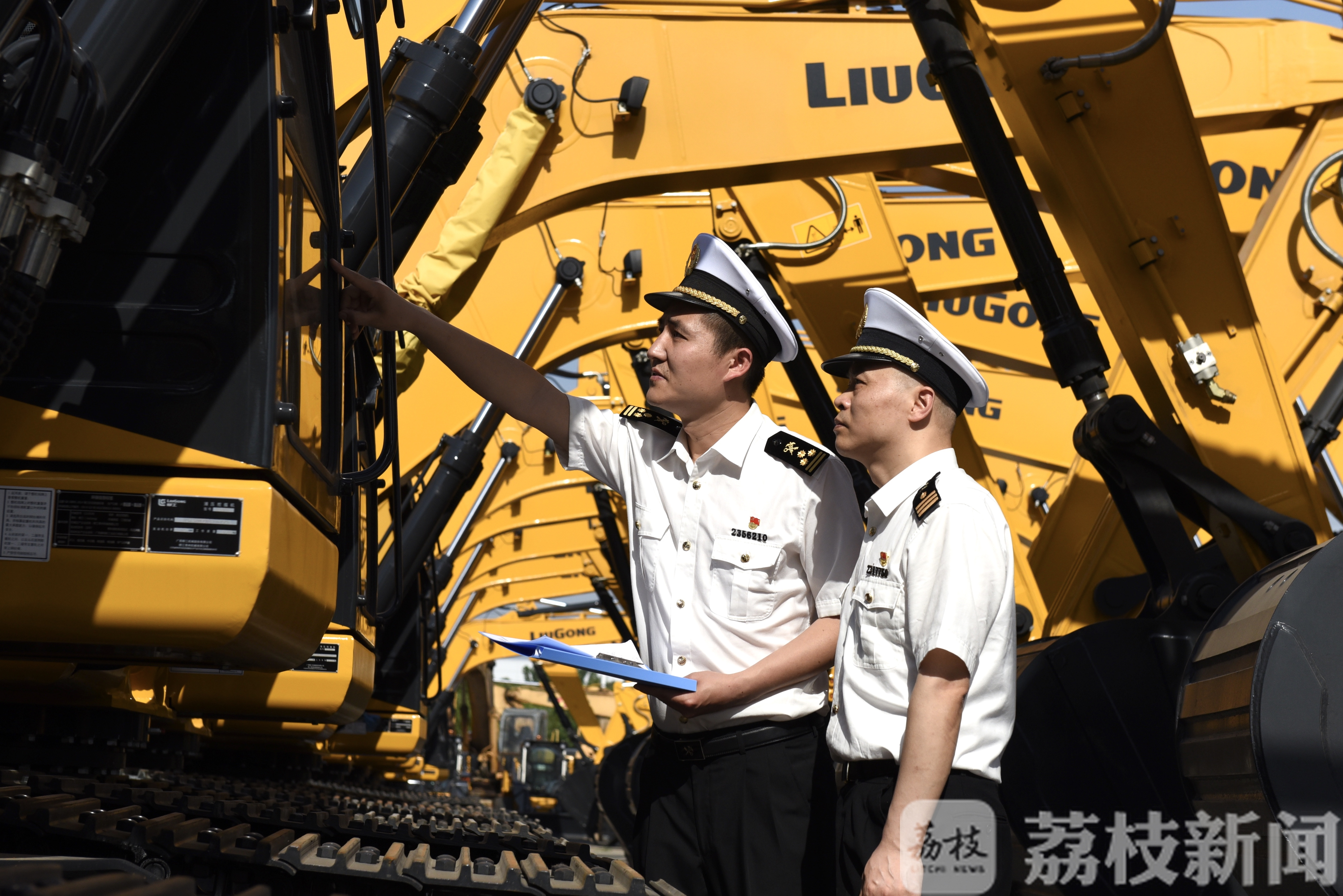 企业■海关这样为企业减负…… 给47台大型设备找到“娘家”
