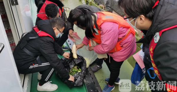 节后返程高峰来临，江苏青年突击队冲锋在防疫一线